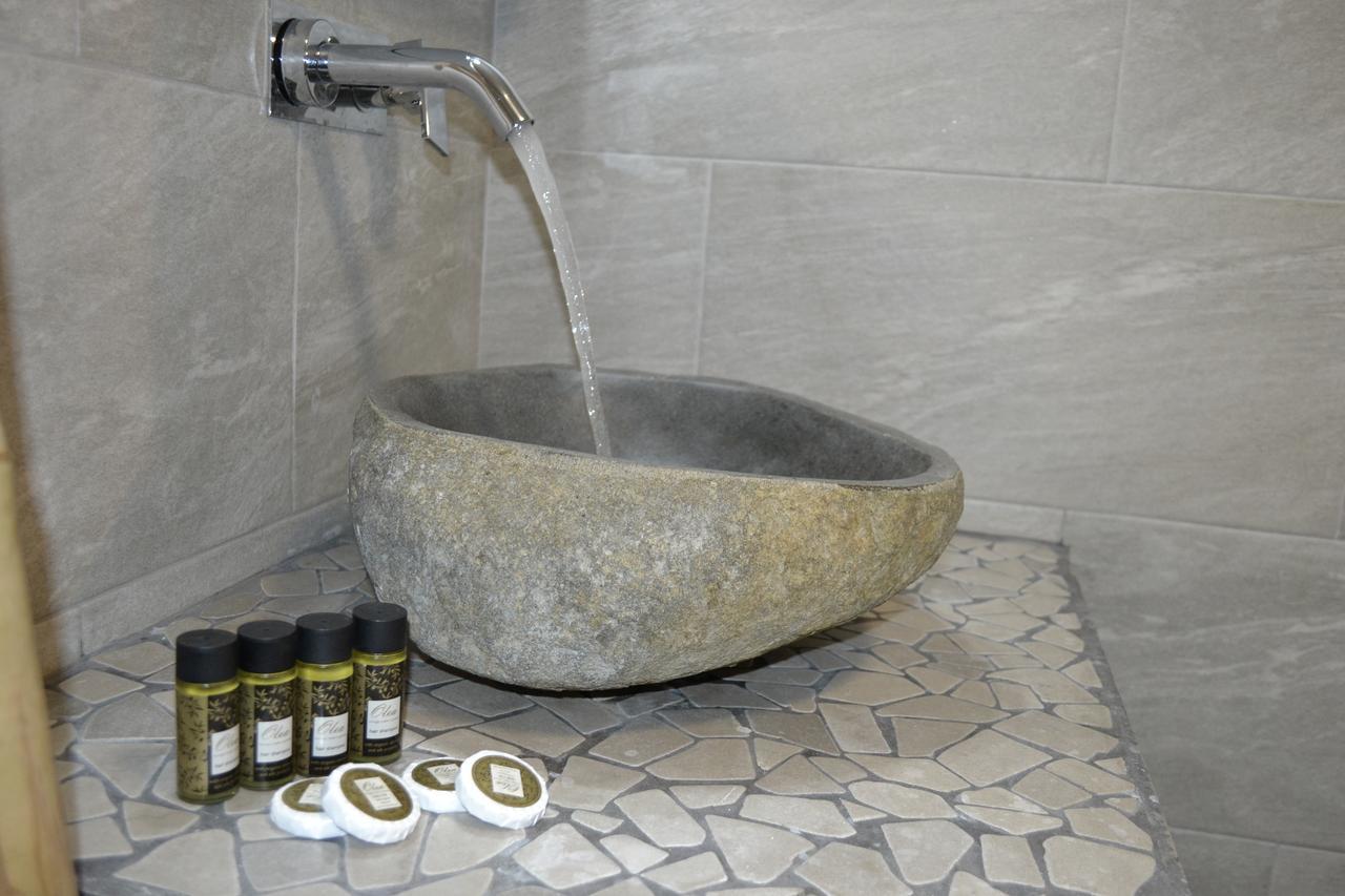 Artemis Suites Romanos  Eksteriør billede