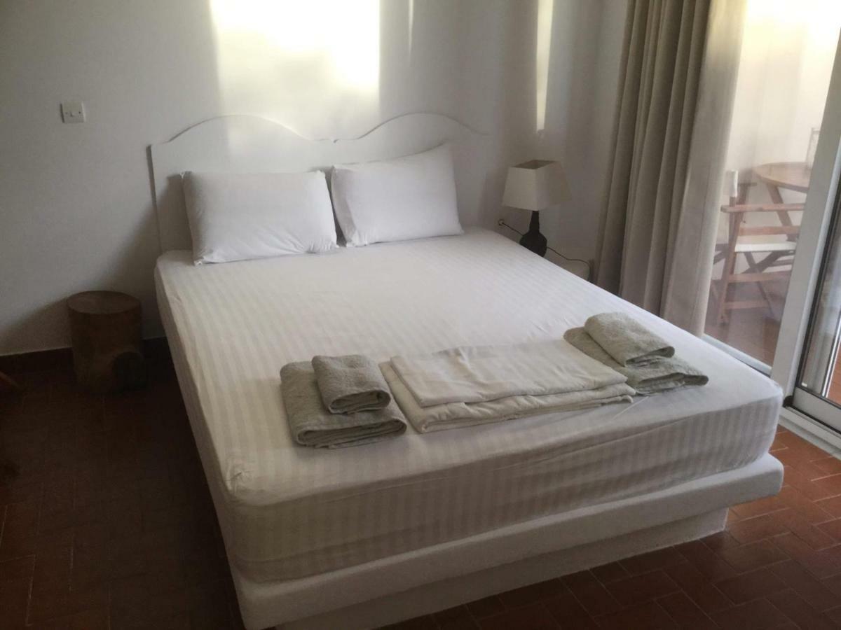 Artemis Suites Romanos  Eksteriør billede