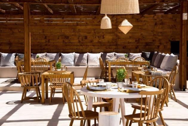 Artemis Suites Romanos  Eksteriør billede
